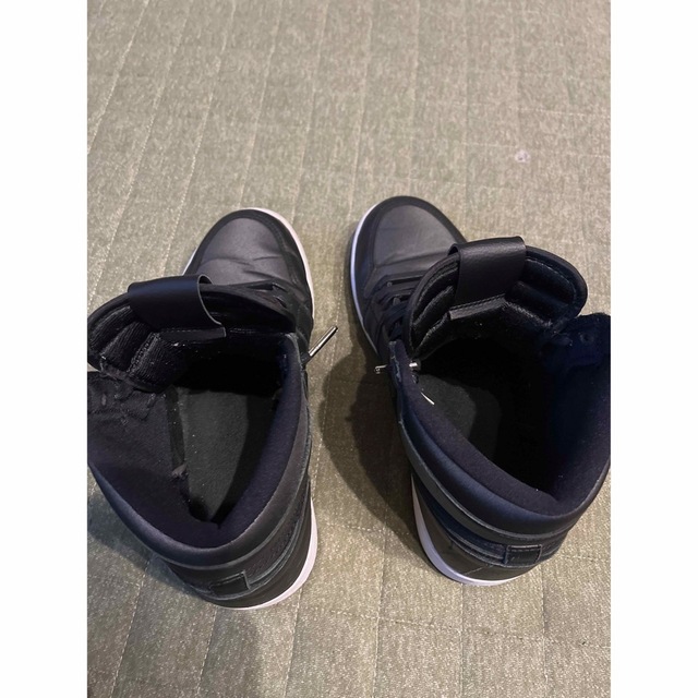 NIKE(ナイキ)のナイキ エアジョーダン1 レトロ ハイ OG  ブラック　ジムレッド　サテン メンズの靴/シューズ(スニーカー)の商品写真