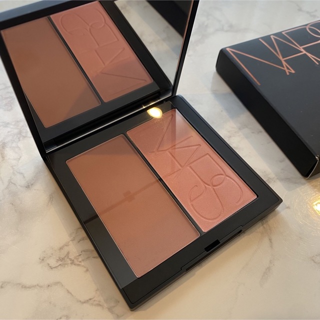 NARS(ナーズ)の◆新品未使用◆NARS サマーアンレイテッド ブラッシュデュオ コスメ/美容のベースメイク/化粧品(チーク)の商品写真