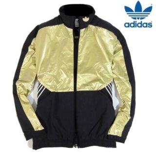 adidas(ナイロンジャケット ・ ゴールド/金色系)のフリマ adidas(ナイロンジャケット ・ ゴールド/金色系)のフリマ