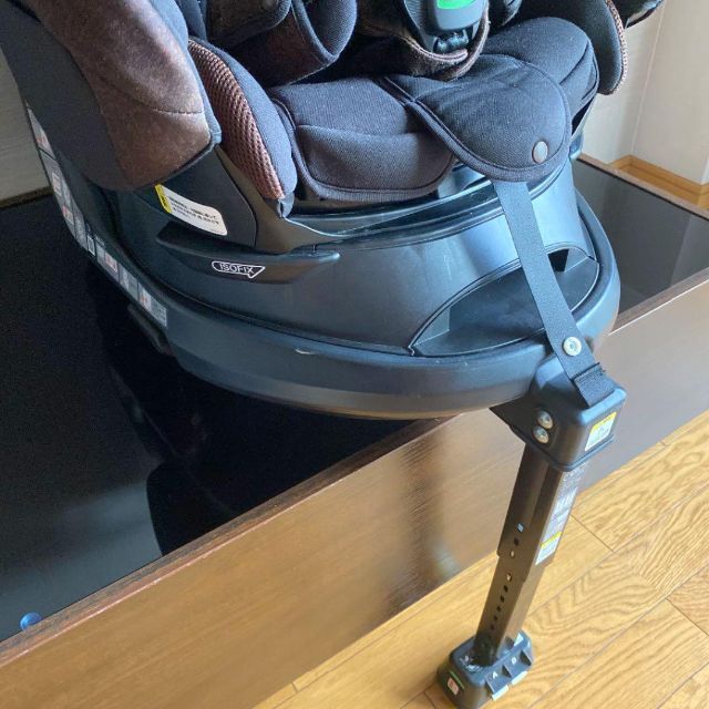 【極美品】 フラディア グロウ isofix アップリカ チャイルドシート キッズ/ベビー/マタニティの外出/移動用品(自動車用チャイルドシート本体)の商品写真