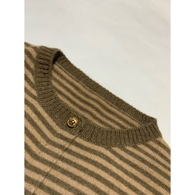 Max Mara(マックスマーラ)のマックスマーラ カーディガン Sサイズ ニット カシミア  ベージュｘカーキ レディースのトップス(カーディガン)の商品写真