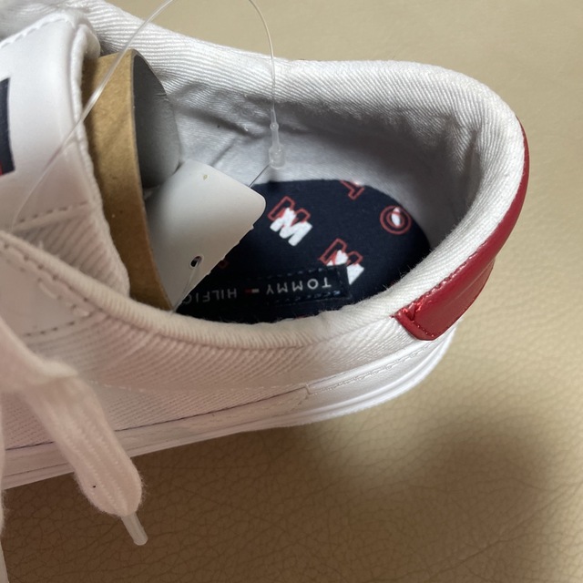 TOMMY HILFIGER(トミーヒルフィガー)のTOMMY HIFIGER レディースの靴/シューズ(スニーカー)の商品写真