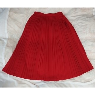 コルディア(CORDIER)のCORDIER 赤　ニットプリーツスカート　膝下丈　ウール100％  暖かい　美(ロングスカート)