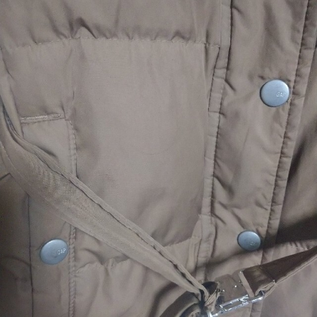 GAP(ギャップ)のオールドギャップ ファーフード付き ダウンジャケット レディースのジャケット/アウター(ダウンジャケット)の商品写真