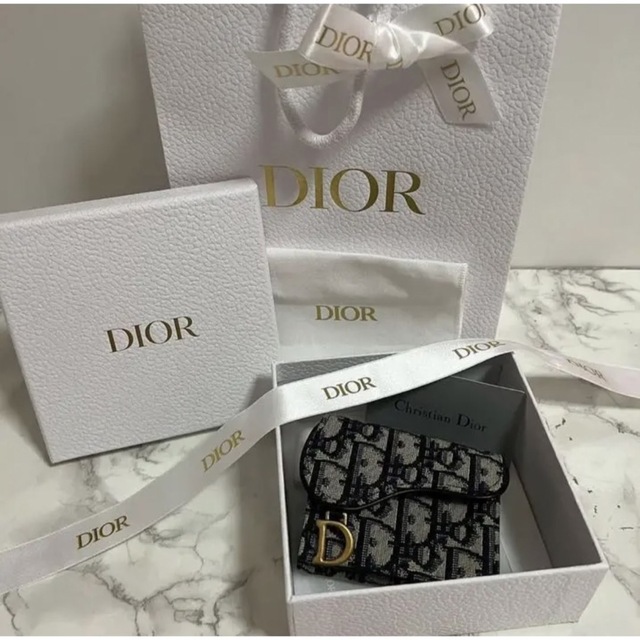 超歓迎された Dior オブリーク柄 ウォレット コンパクト ラッピング