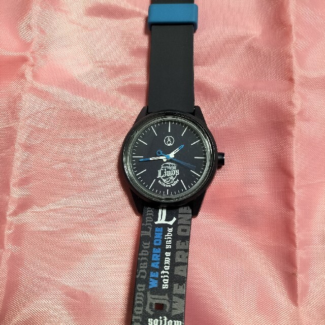 埼玉西武ライオンズ(サイタマセイブライオンズ)の西武ライオンズ×Q＆Qsmilesolarコラボ腕時計10気圧防水電池交換不要 メンズの時計(腕時計(アナログ))の商品写真