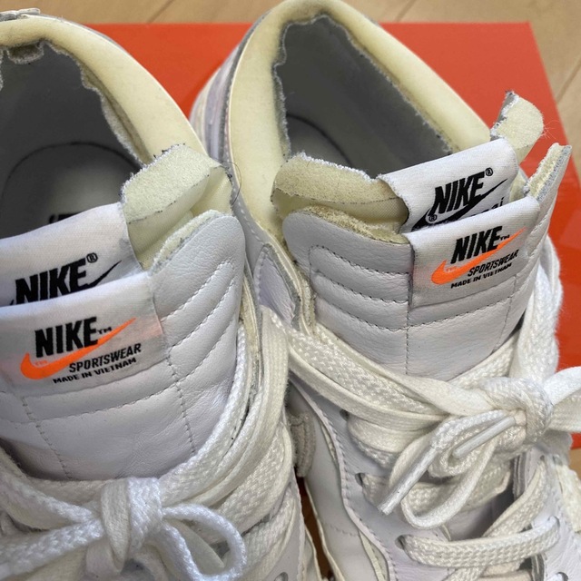 sacai(サカイ)のNIKE SACAI ブレーザー　LOW ホワイト　29.0センチ メンズの靴/シューズ(スニーカー)の商品写真