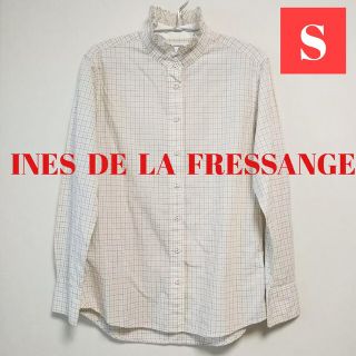 ユニクロ(UNIQLO)の【美品】イネス・ド・ラ・フレサンジュフリルカラーシャツ　オフ白チェックS(シャツ/ブラウス(長袖/七分))