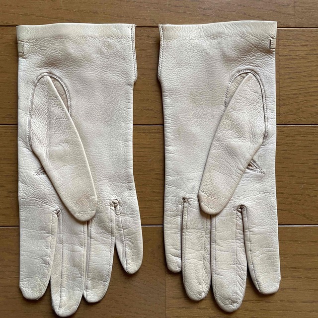 GIVENCHY(ジバンシィ)のジバンシー本革手袋 レディースのファッション小物(手袋)の商品写真
