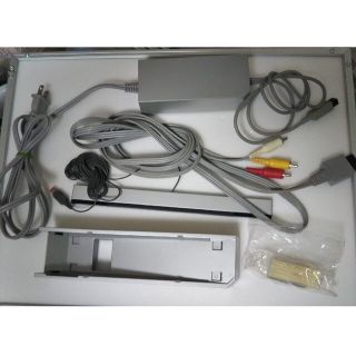 ウィー(Wii)のWii付属品(家庭用ゲーム機本体)