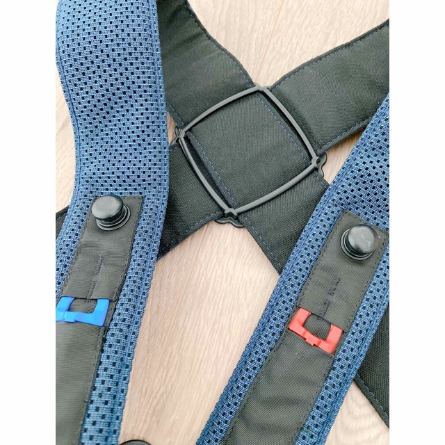 BABYBJORN(ベビービョルン)のBabybjorn抱っこ紐ネイビー キッズ/ベビー/マタニティのキッズ/ベビー/マタニティ その他(その他)の商品写真