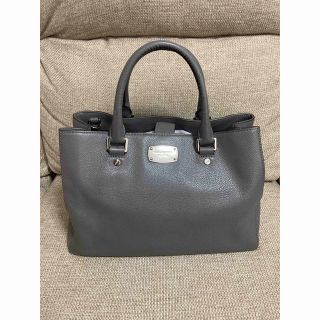 マイケルコース(Michael Kors)のマイケルコース　ハンドバッグ　グレー(ハンドバッグ)