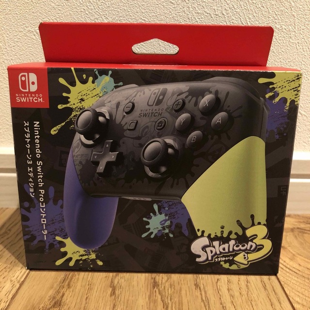 任天堂(ニンテンドウ)の【新品】スプラトゥーン3 Nintendo Switch Proコントローラー  エンタメ/ホビーのゲームソフト/ゲーム機本体(その他)の商品写真