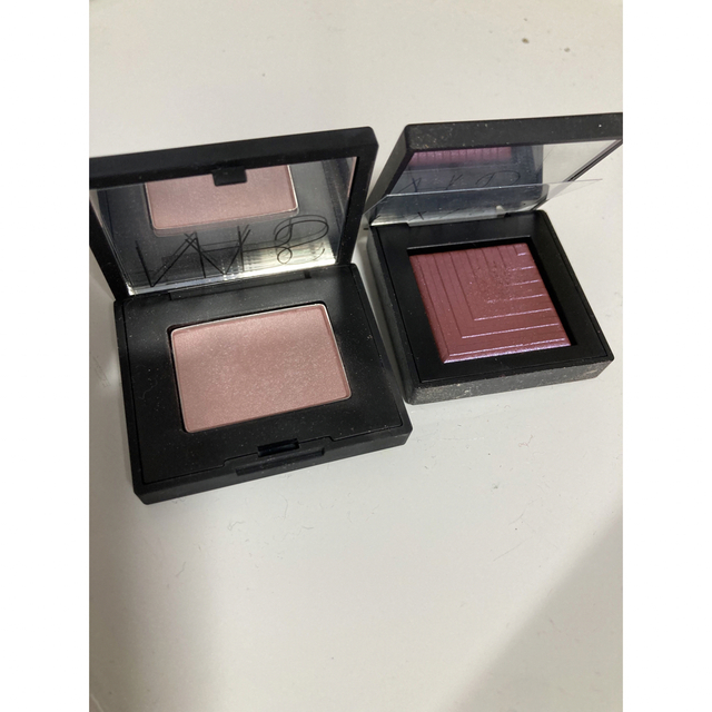 NARS(ナーズ)のほぼ未使用NARSアイシャドウ コスメ/美容のベースメイク/化粧品(アイシャドウ)の商品写真