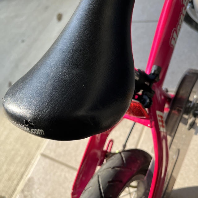 変身バイクミニ　ヘンシンバイク　ピンク キッズ/ベビー/マタニティの外出/移動用品(自転車)の商品写真