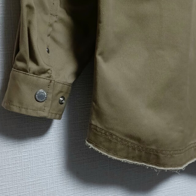 GU(ジーユー)のカイト様専用　GU　シャツジャケットベージュ系　Mサイズ　ビックシルエット メンズのジャケット/アウター(ミリタリージャケット)の商品写真