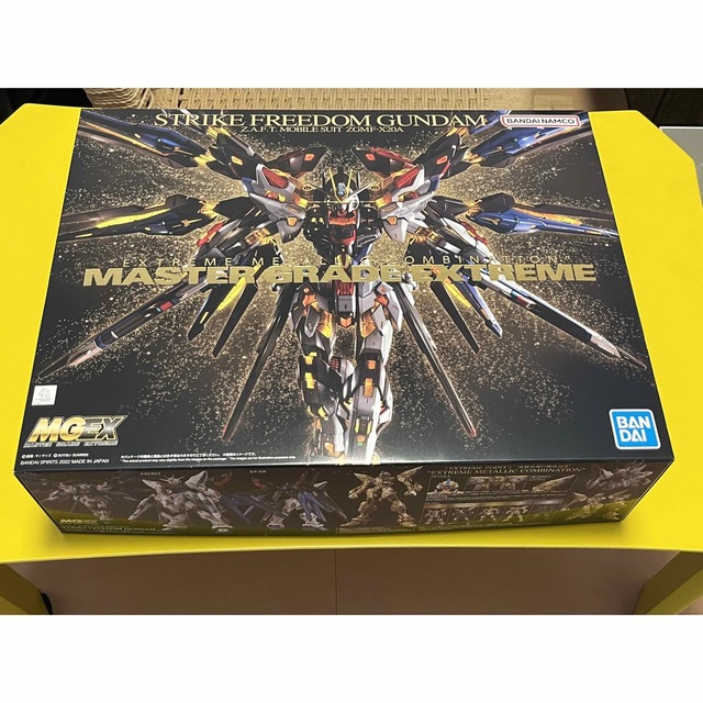 BANDAI(バンダイ)のMGEX ストライクフリーダムガンダム エンタメ/ホビーのおもちゃ/ぬいぐるみ(模型/プラモデル)の商品写真