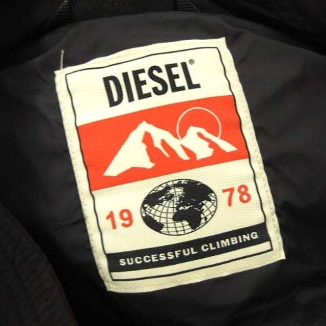 DIESEL(ディーゼル)のディーゼル W-ROLF-SL ダウンベスト ナイロン ロゴ 黒 XL ■SM0 メンズのジャケット/アウター(ダウンベスト)の商品写真