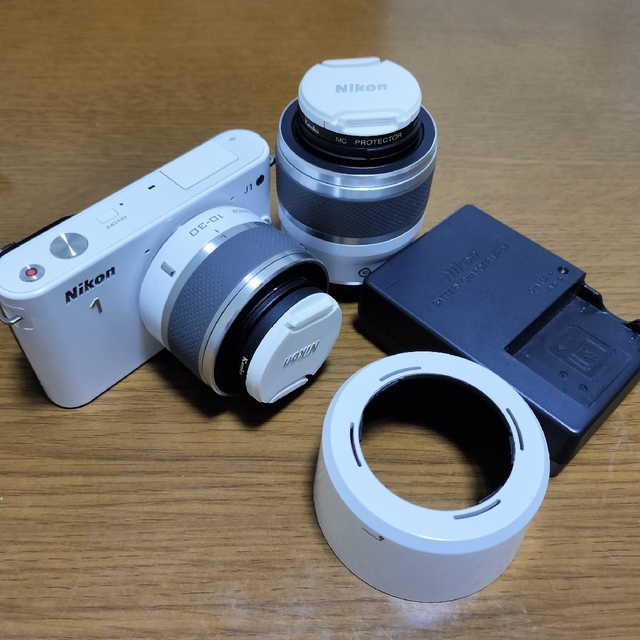 安い好評】Nikon - Nikon1 J1 ダブルズームレンズセット 白の通販 by ...