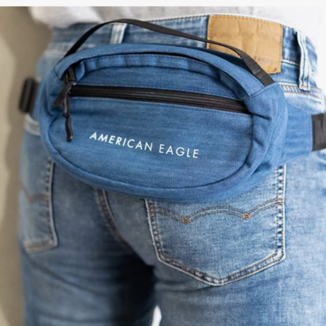 American Eagle(アメリカンイーグル)の【新品】アメリカンイーグル　ウエストポーチ レディースのバッグ(ボディバッグ/ウエストポーチ)の商品写真