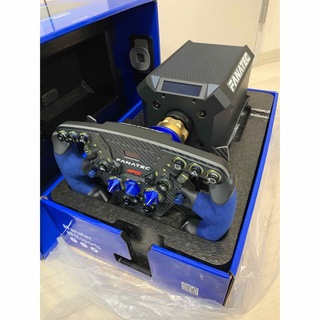 FANATEC Podium Racing Wheel F1 PS4 PS5の通販 by らいとにんぐのお店 ...