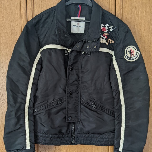 MONCLER(モンクレール)のモンクレール　ジャケット　黒色　白色　チキン　鶏　鳥　イタリア製　MONCLER メンズのジャケット/アウター(フライトジャケット)の商品写真