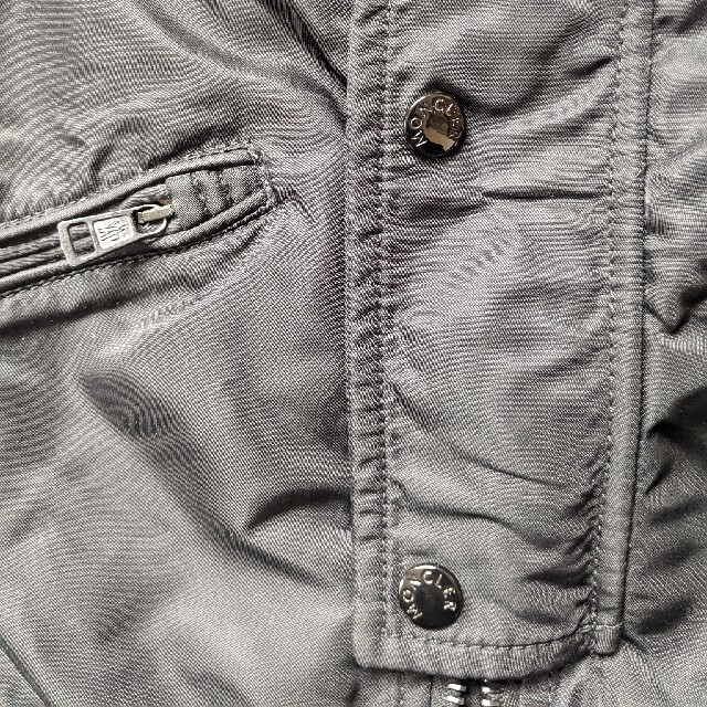 モンクレール ジャケット 黒色 白色 チキン 鶏 鳥 イタリア製 MONCLER