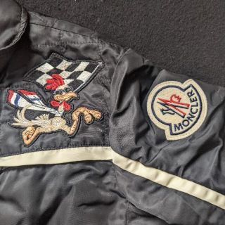 モンクレール　ジャケット　黒色　白色　チキン　鶏　鳥　イタリア製　MONCLER