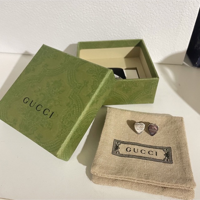 GUCCI トレードマークハートシェイプイヤリング