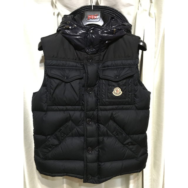 MONCLER(モンクレール)の美品　正規品　モンクレール　ダウンベスト　MONCEAU サイズ1  黒/紺 メンズのジャケット/アウター(ダウンベスト)の商品写真