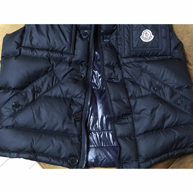 MONCLER(モンクレール)の美品　正規品　モンクレール　ダウンベスト　MONCEAU サイズ1  黒/紺 メンズのジャケット/アウター(ダウンベスト)の商品写真