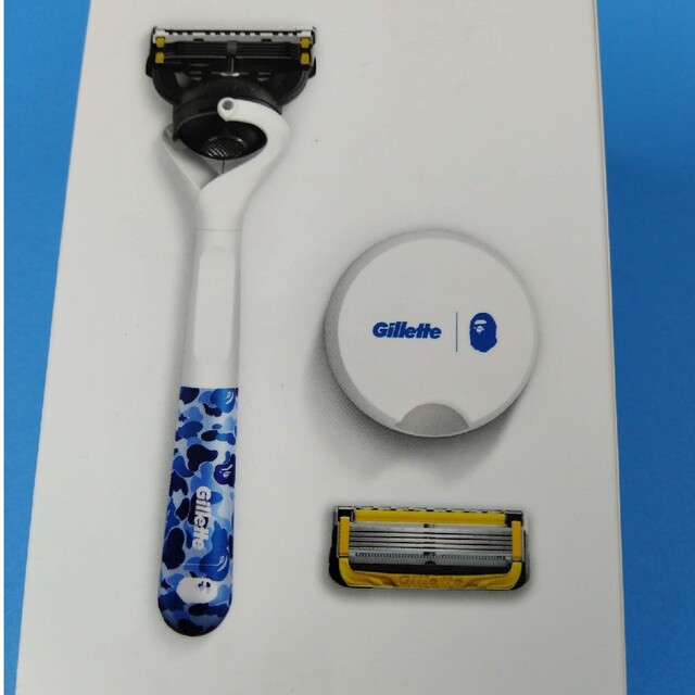 A BATHING APE(アベイシングエイプ)の☆新品未開封☆ Bape × Gillette エイプ ジレット カミソリ スマホ/家電/カメラの美容/健康(メンズシェーバー)の商品写真