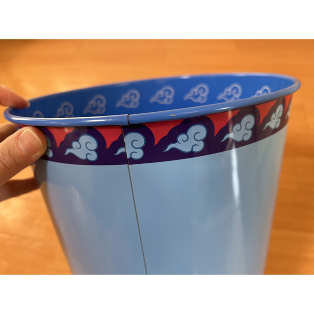 Disney(ディズニー)の★美品★ ディズニー アラジン ジーニー スチール ダストボックス ゴミ箱 エンタメ/ホビーのおもちゃ/ぬいぐるみ(キャラクターグッズ)の商品写真