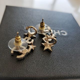 セール新品未使用【CHANEL】2022 完売人気ピアス