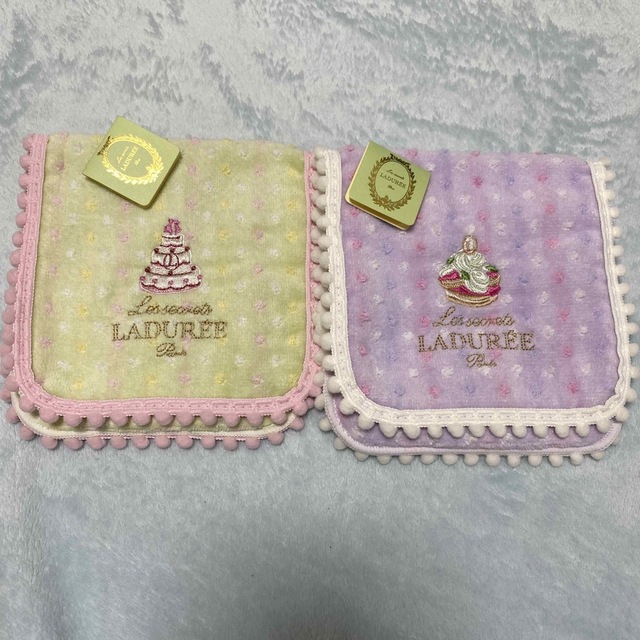 LADUREE(ラデュレ)の新品未使用　ラデュレ　LADUREE タオルポーチ　ポシェチーフ　２点セット レディースのファッション小物(ハンカチ)の商品写真