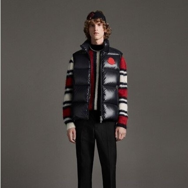 MONCLER(モンクレール)のMONCLER　1952  GENIUS　ダウンベスト メンズのジャケット/アウター(ダウンベスト)の商品写真