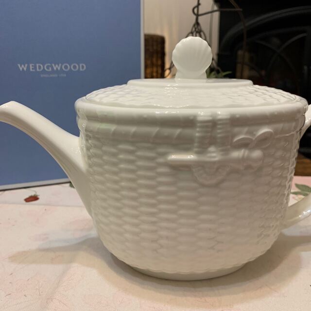 WEDGWOOD(ウェッジウッド)の未使用　元箱　ウェッジウッド  ナンタケット　ティーポットL インテリア/住まい/日用品のキッチン/食器(食器)の商品写真