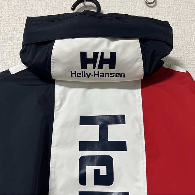 HELLY HANSEN(ヘリーハンセン)のヘリーハンセン　ナイロンジャケット　Mサイズ メンズのジャケット/アウター(ナイロンジャケット)の商品写真