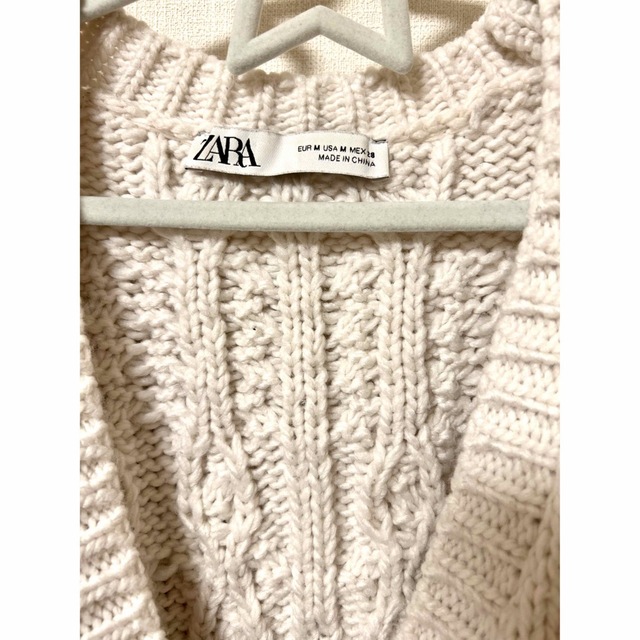 ZARA(ザラ)のZARAアイボリーニットカーディガン レディースのトップス(カーディガン)の商品写真