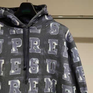 Supreme - Supreme(シュプリーム)パーカー/Blocks Hooded/M/総柄の通販 ...