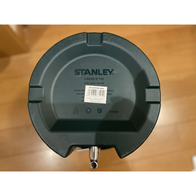 Stanley(スタンレー)のSTANLEY スタンレー ウォータージャグ7.5L グリーン カスタム　美品 スポーツ/アウトドアのアウトドア(その他)の商品写真