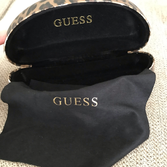 GUESS(ゲス)のGUESS ゲス　レディース　サングラス　ヒョウ　レオパード レディースのファッション小物(サングラス/メガネ)の商品写真