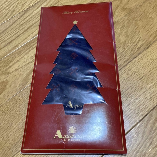 AQUA SCUTUM(アクアスキュータム)のAquascutum  アクアスキュータム・プチタオル　紺色xワイン色　🎄 レディースのファッション小物(ハンカチ)の商品写真