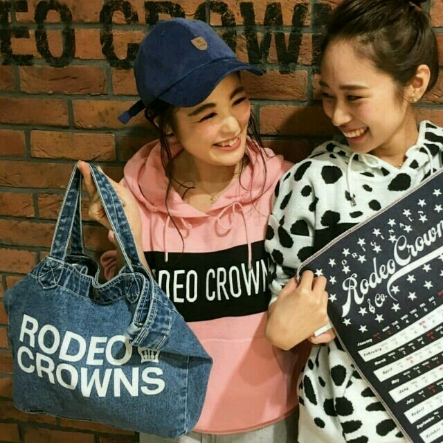 RODEO CROWNS WIDE BOWL(ロデオクラウンズワイドボウル)のRODEO CROWNS 限定ノベルティ★デニムトートバッグ★名古屋丸栄 レディースのバッグ(ショルダーバッグ)の商品写真