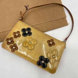 ルイヴィトン(LOUIS VUITTON)の✨美品✨ ルイヴィトン ヴェルニ フラワーレキシントン アクセサリーポーチ(ハンドバッグ)