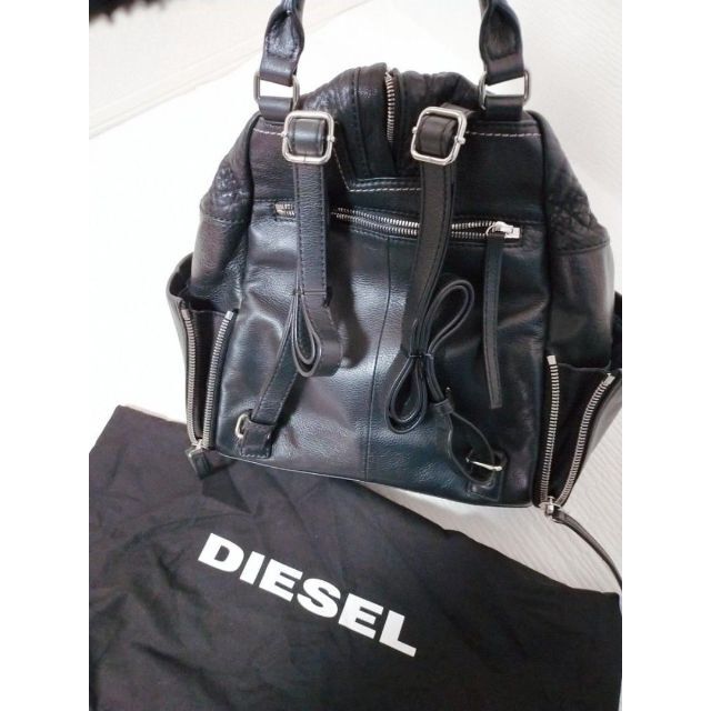 DIESEL(ディーゼル)のDIESEL ディーゼル LE-MHONIC リュック 本革 レザーリュック 黒 レディースのバッグ(リュック/バックパック)の商品写真