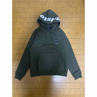 エフシーアールビー(F.C.R.B.)のF.C.R.B.(FCRB) LOGO PULLOVER HOODIE M(パーカー)