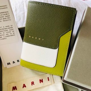 マルニ(Marni)のMarni(マルニ)サフィアーノレザー 二つ折り財布☆人気カラー(財布)