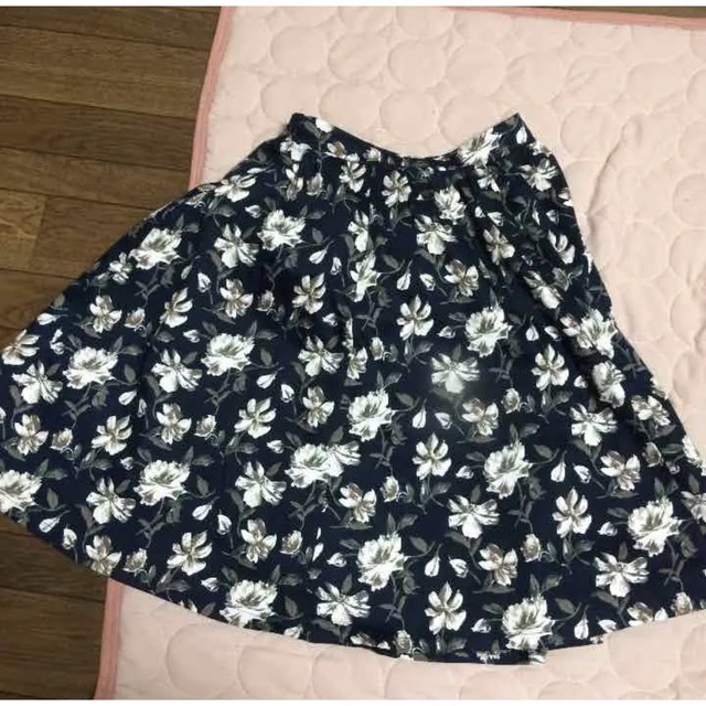 PAGEBOY(ページボーイ)の花柄スカート レディースのスカート(ひざ丈スカート)の商品写真