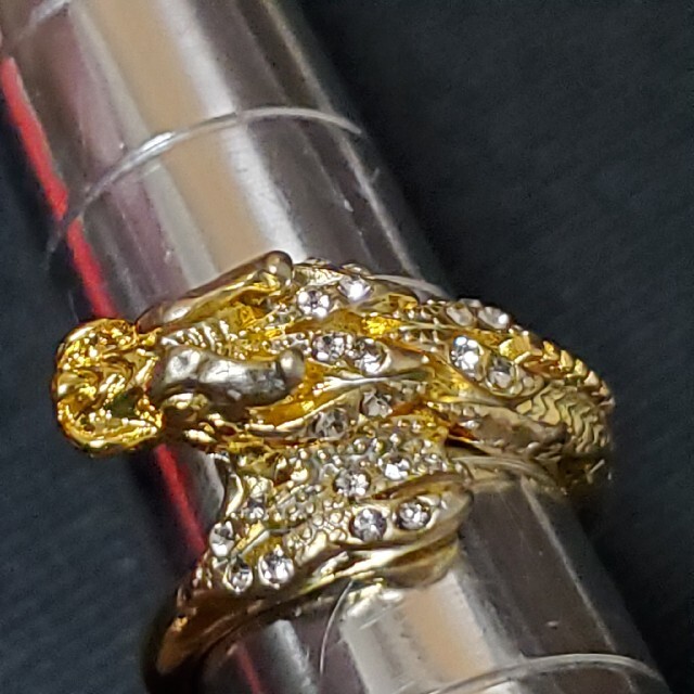 854　ドラゴンゴールドカラーリング　指輪　アクセサリー　龍神 レディースのアクセサリー(リング(指輪))の商品写真